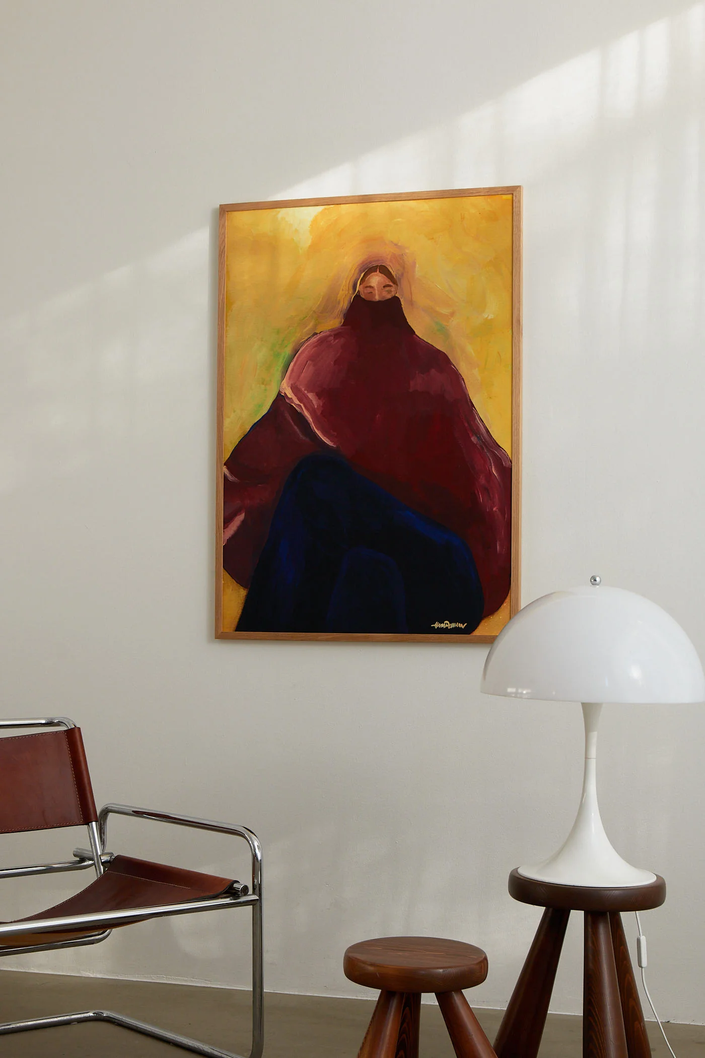 Sit like Mona - Image 8